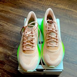 Lululemon Blissfeel running shoe 8.5